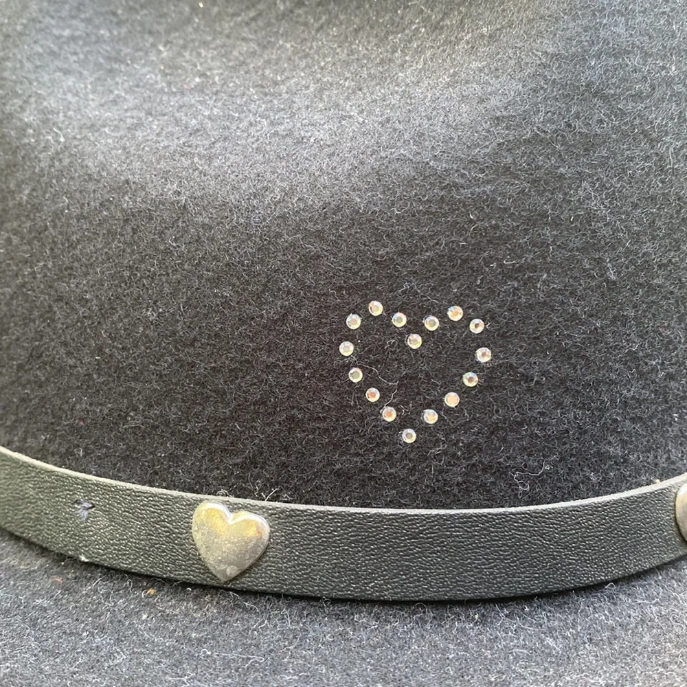 LHC Brands “Hearts” 100% Wool Hat - Picture 3 of 12